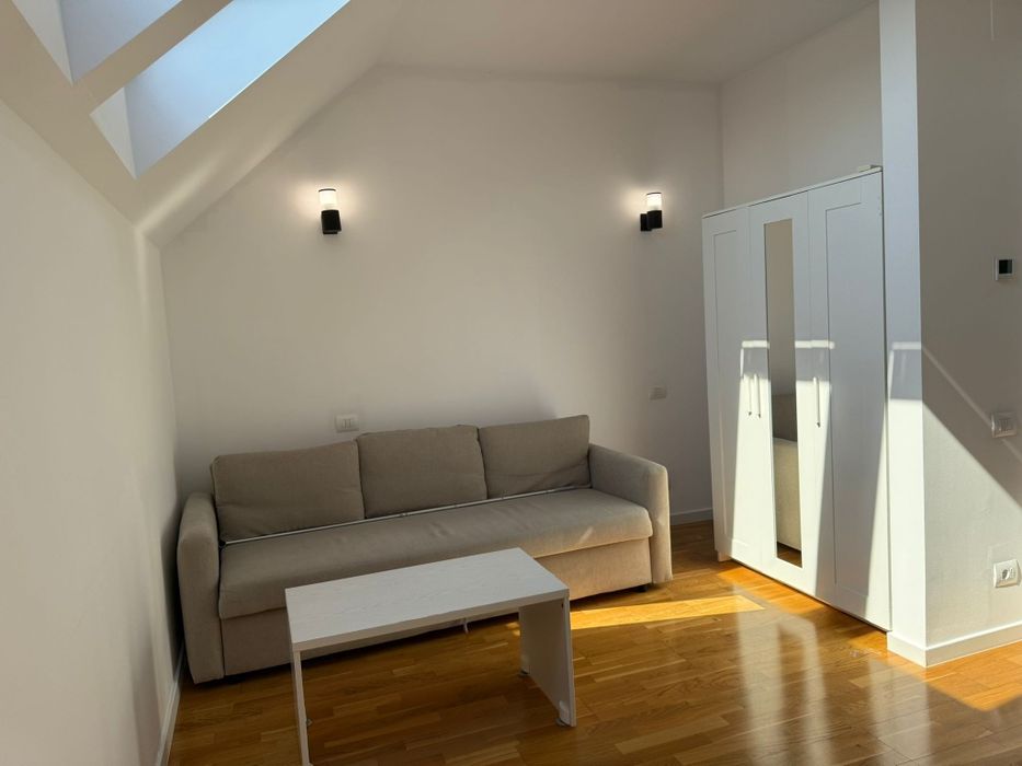 Închiriez vila pipera 5 camere  școală Americana 130 mp