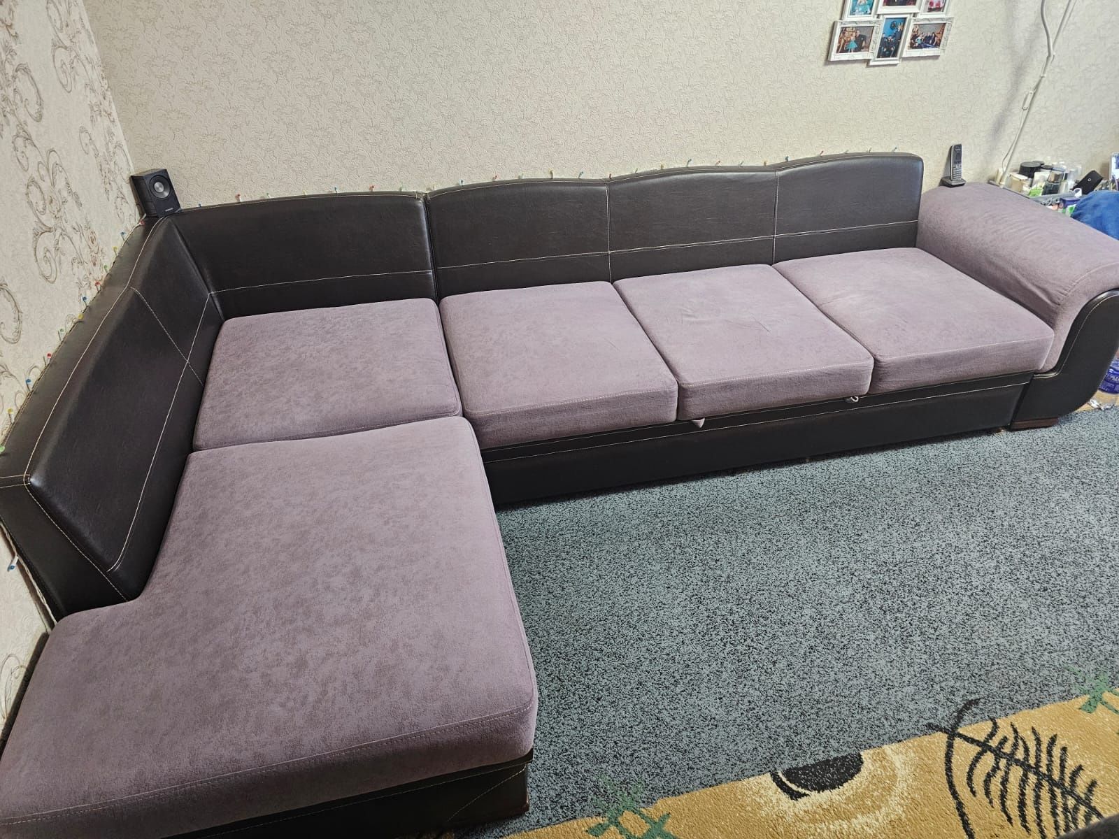 Диван угловой продам