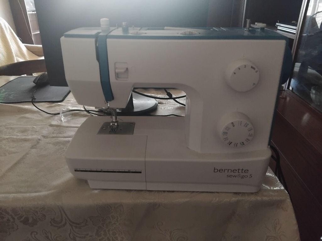 Шевна машина Burnette sew&go 5