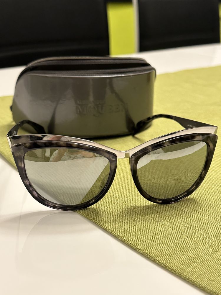 Alexander McQueen слънчеви очила