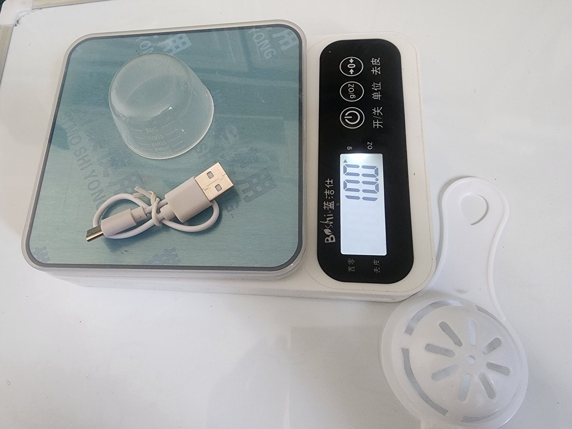 Raqamli USB oshxona tarozisi – yuqori aniqlik, sensorli boshqaruv