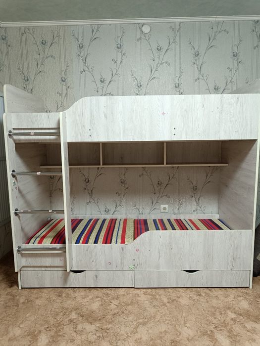 Кровать двухъярусная, детская