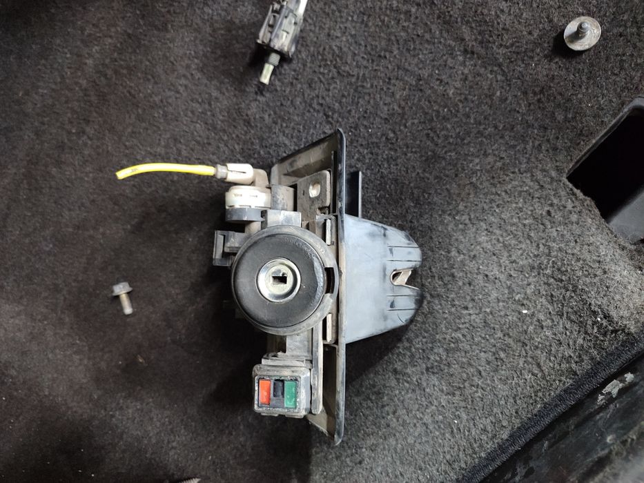 Продам запчасти на Мерседес W202