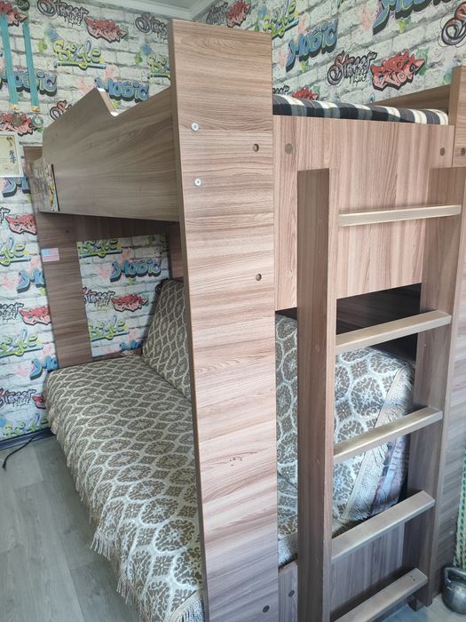 Продам диван кровать 2-х ярусную