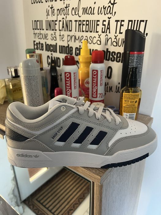 Vand adidasi Originali marca ADIDAS