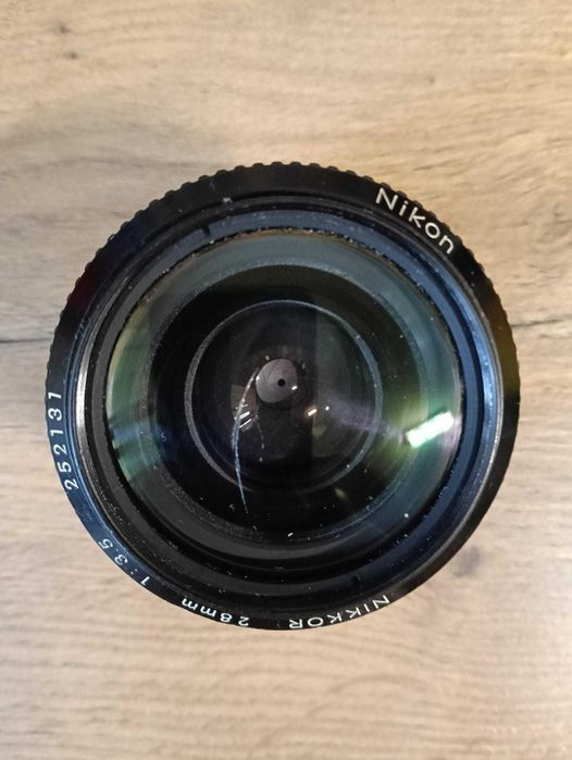 Obiectiv Nikon 28 mm