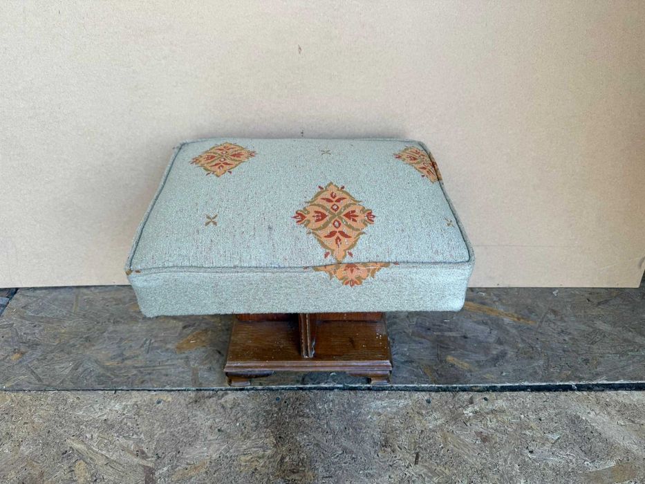 Taburet Vintage cu sezut tapitat 48x38 cm; Scaunel