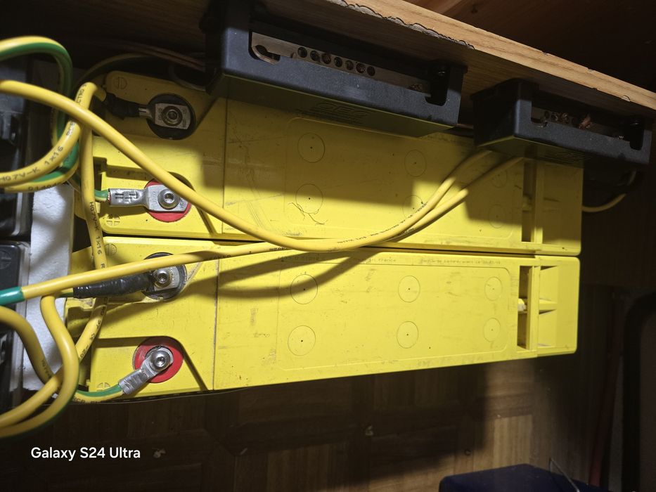 Vând 3 bateri cu gel pentru rulota