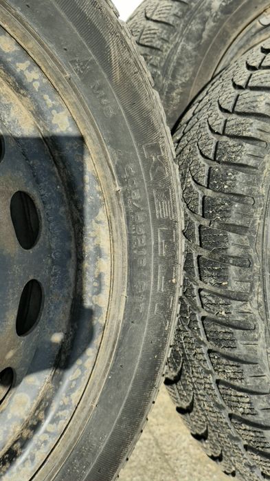 Vând roți VW R16 cu anvelope de iarnă