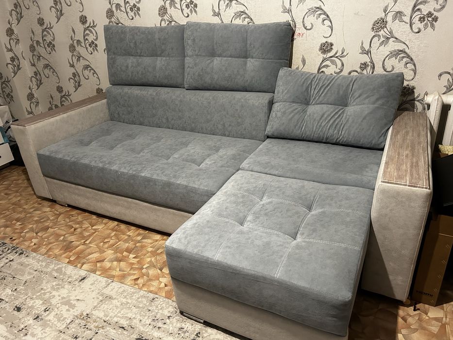 Диван в хорошем состояний
