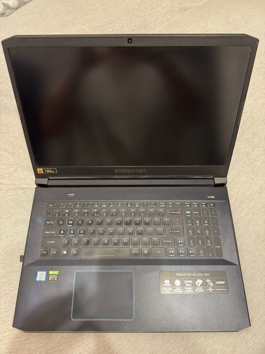 Acer predaror helios 300 17’3 inch