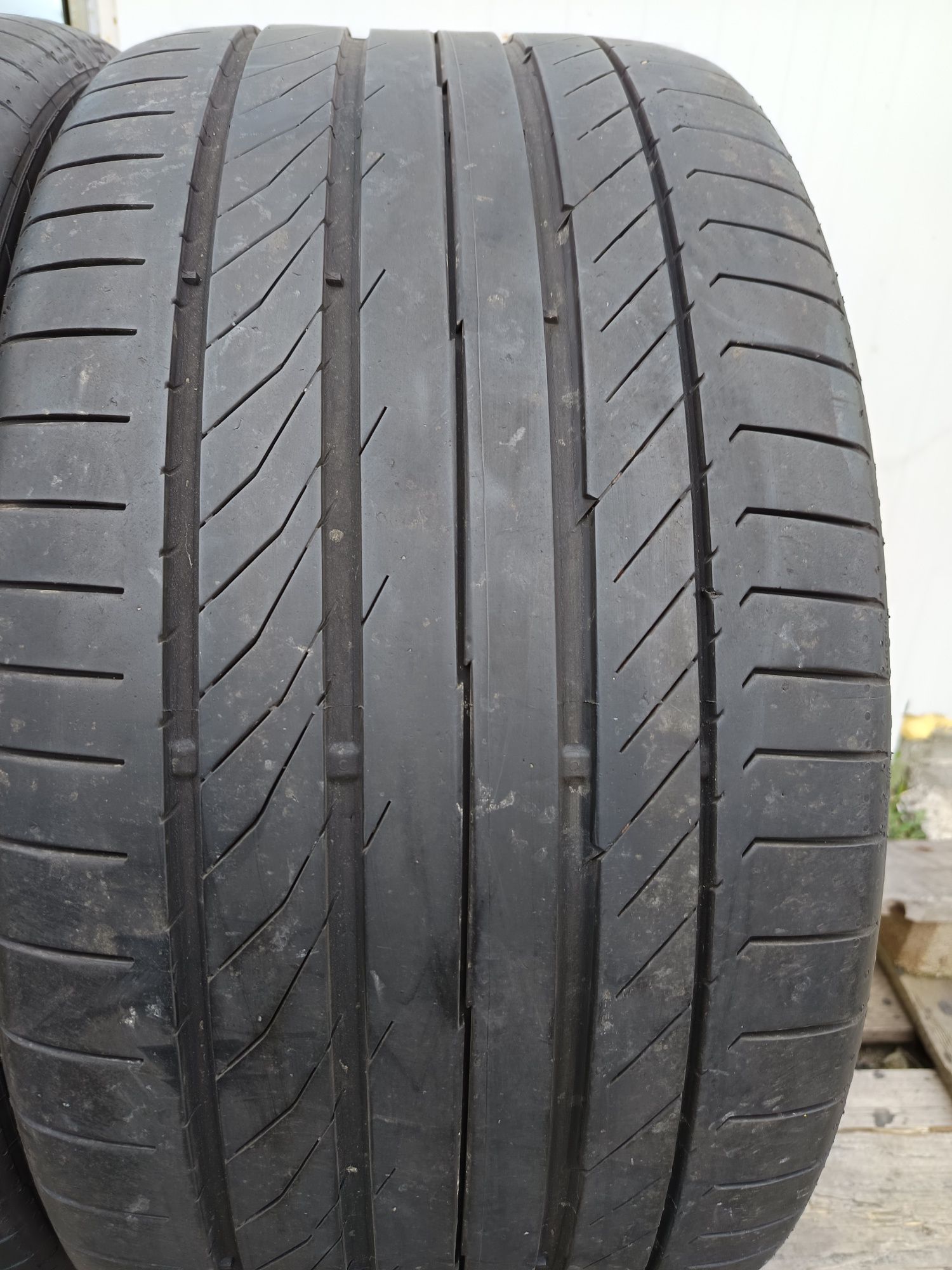 Летни гуми 295 35 R 21 Continental Дот 1817