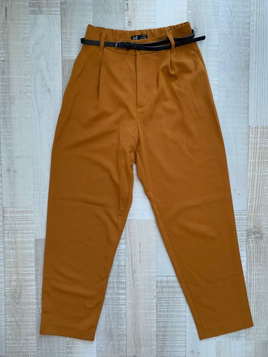 Pantaloni conici Zara, maro scortisoara, marime M