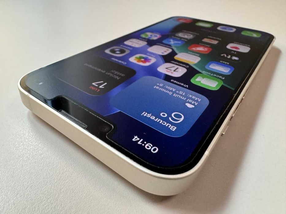  Apple / iPhone 14 128 Gb / Starlight