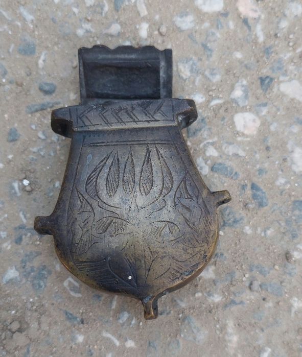 Балканска бронзова барутница
Гравирана Паласка Барутница