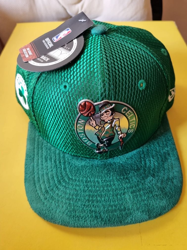 Sapca New Era de Colectie SnapBack S/M Boston Celtics . Model Rar.