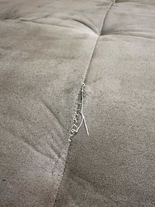 Ъглов разтегателен диван с ракла и възглавници. Забележки в снимките!