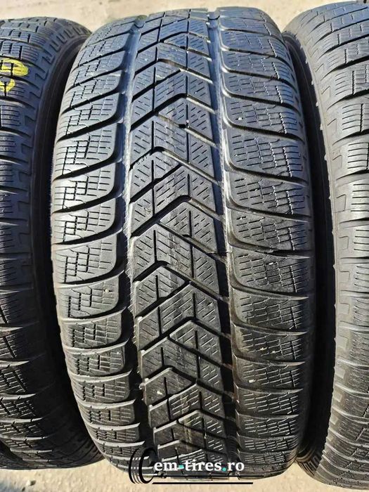 SET 4 Anvelope Iarna 235/60 R17 PIRELLI Winter Scorpion 106H