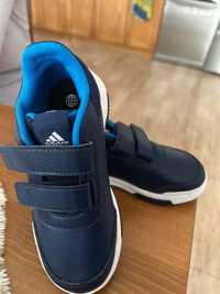 Детски обувки Adidas за момче