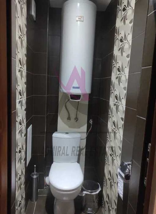 Просторен и Приветлив! Тристаен- Център