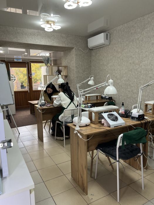 Продам действующую ногтевую студию