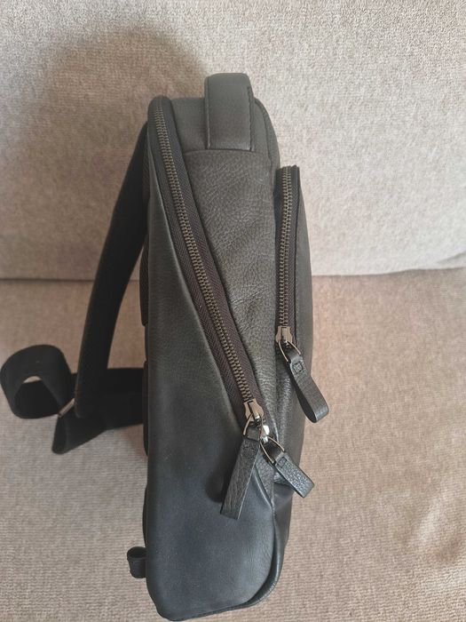 Piquadro Mono sling bag with padded compartment for iPad 10.5/9.7 in.