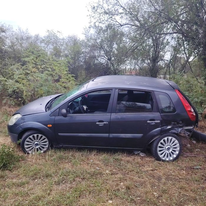 Ford Fiesta (se vinde pentru piese)