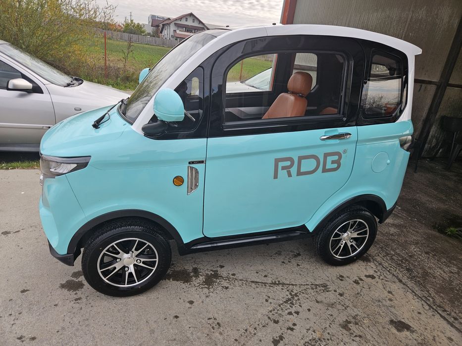 Vând mașinuța electrică fără permis