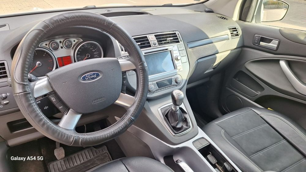 Autoturism Ford Kuga