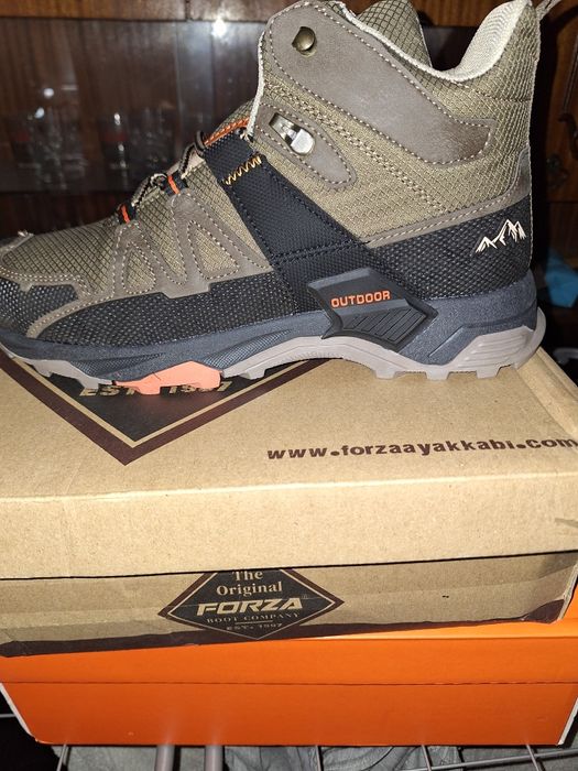 Продавам Нови зимни боти