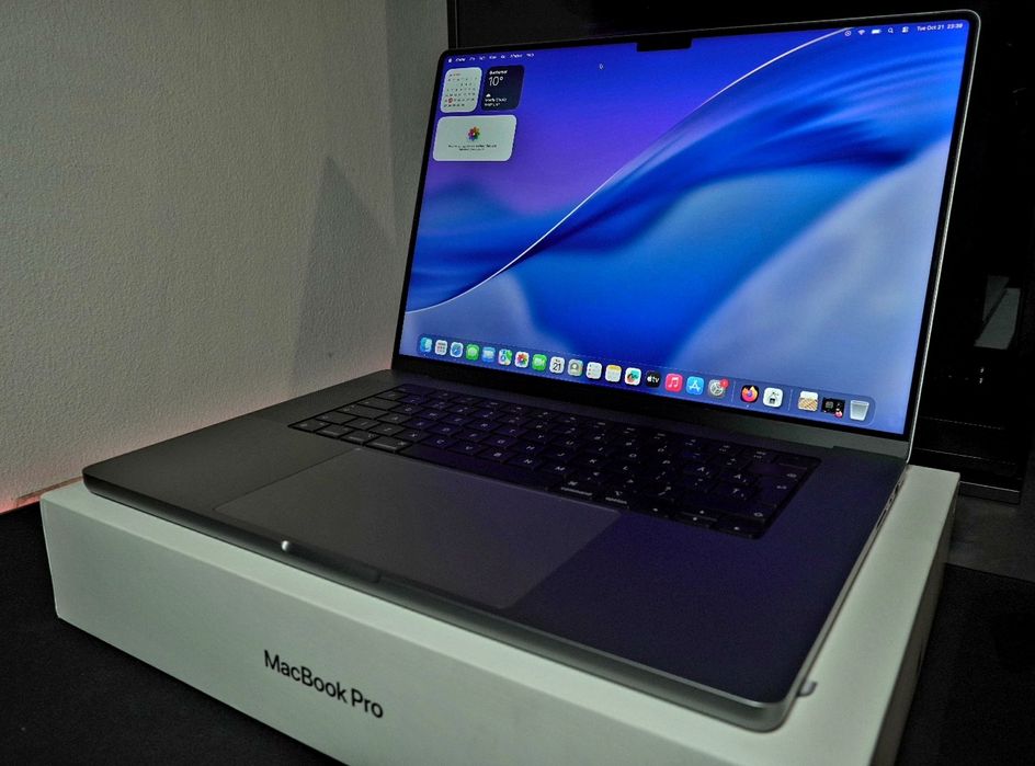 MacBook Pro Retina 16 2021 M1 Pro 10/16 core 16 GB RAM 512 GB full box