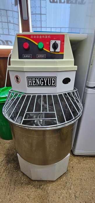 Тестомешалка сотилади 12 кг