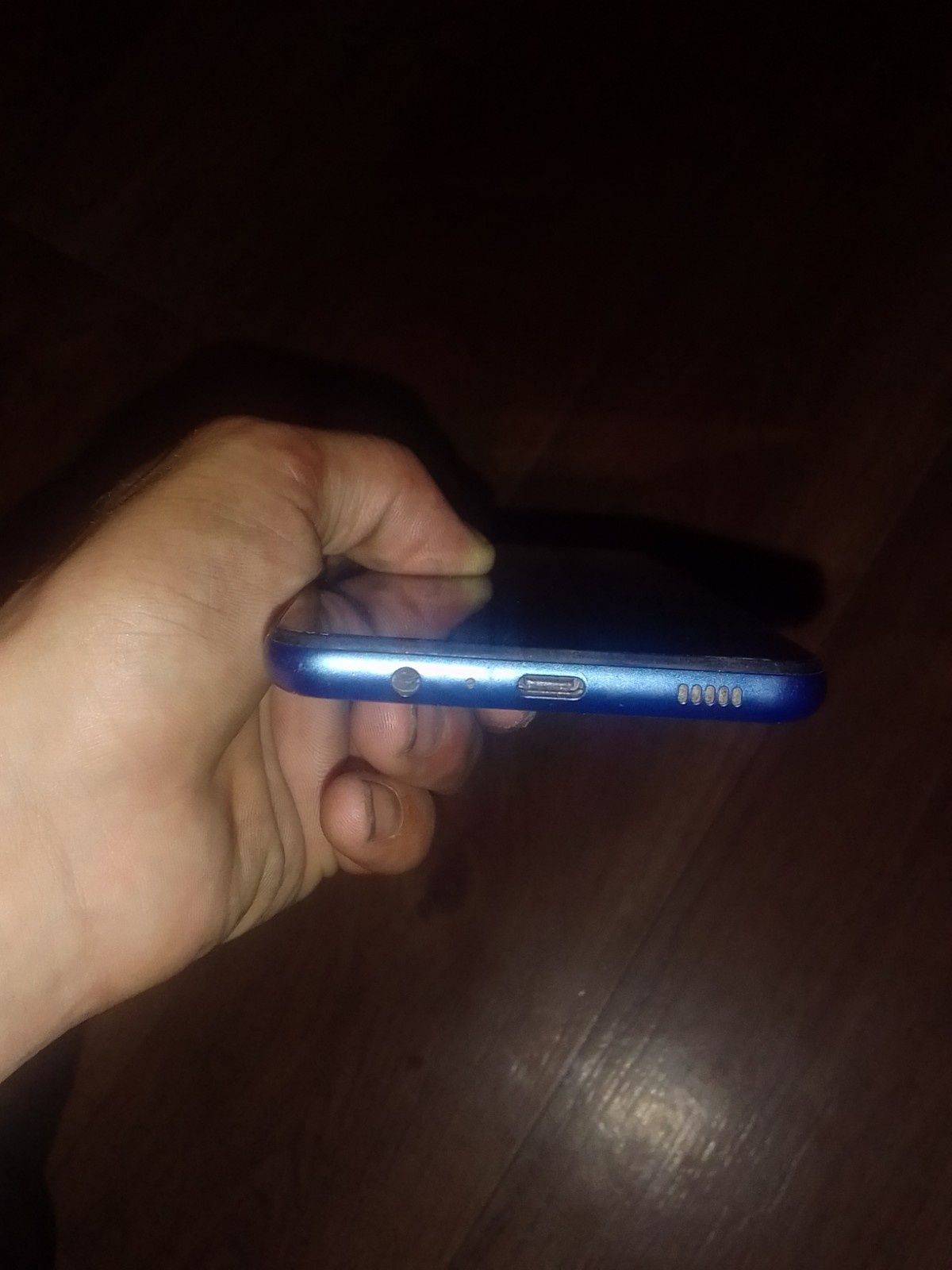 Продам Samsung а12 идеальном состоянии есть небольшая трещина на экран