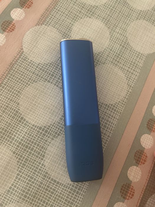 iqos iluma one albastru cu auriu