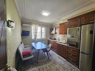 Продам 6 комнатную квартиру 216м2 Дуплекс ор-р Алайский базар (537)