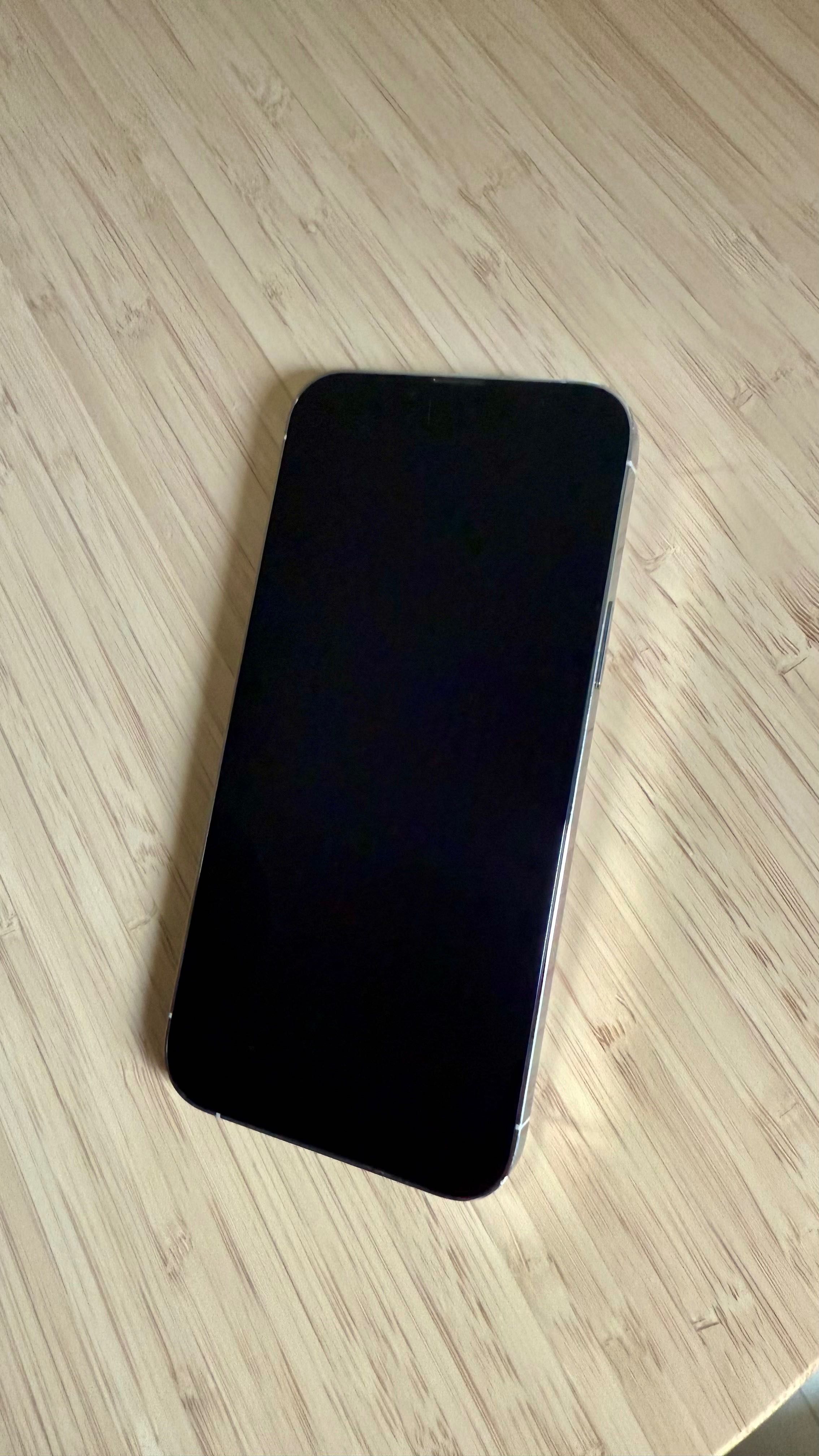 iPhone 13 Pro Max 128GB бял в отлично състояние