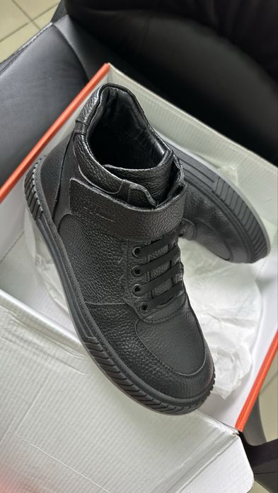 Продам осенную обувь