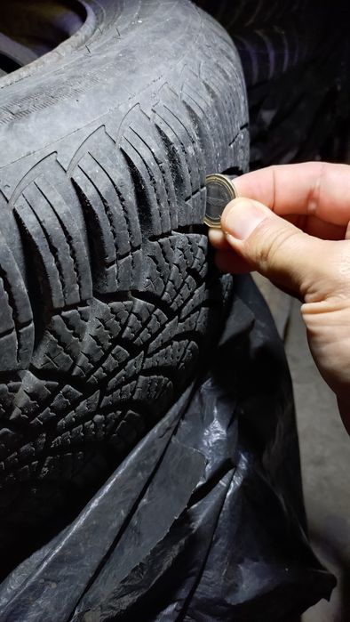 4 зимни гуми с джанти 185 60 15 Good Year Ultragrip с перфектен грайфе