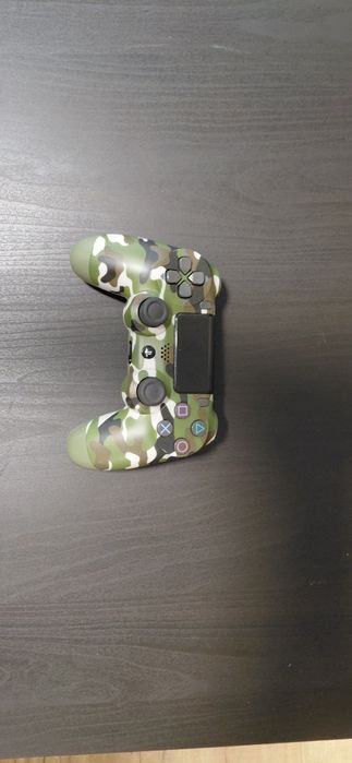 PlayStation 4 ,много запазен