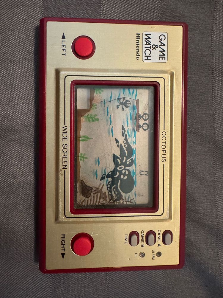 Vintage NINTENDO GAME AND & WATCH Octopus 1981