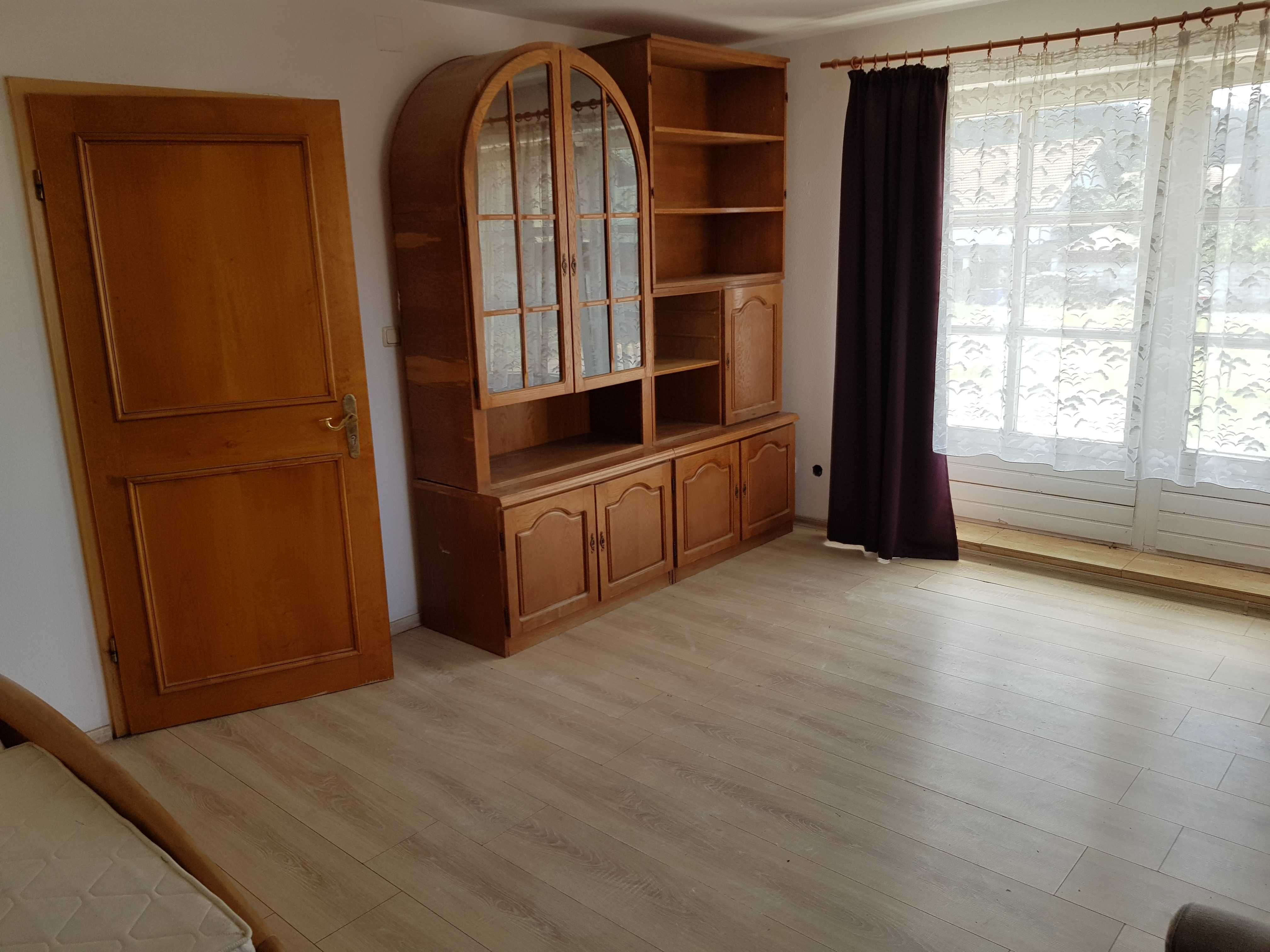 Inchiriez Apartament 3 camere cu 2 bai la casa in Cristian Brasov