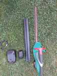 Masina de tuns gard viu pe acumulator Bosch