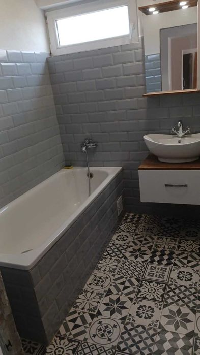 Vand apartament cu 2 camere la intrare in Sanmartin