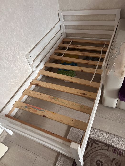 Кровать подростковая с бортами