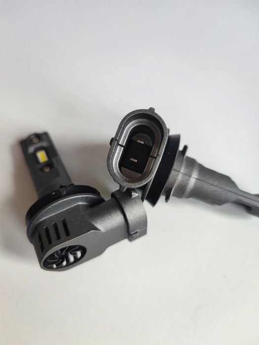 ЛЕД крушки HB4 3000L 6000K Нови компект Крушка LED Диодни Крушка