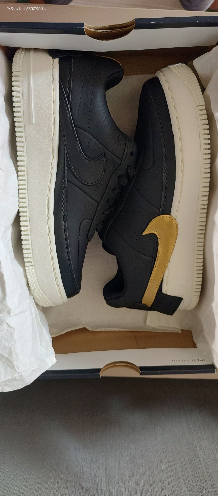 Дамски маратонки Nike AIR FORCE 1 .номер 38.5