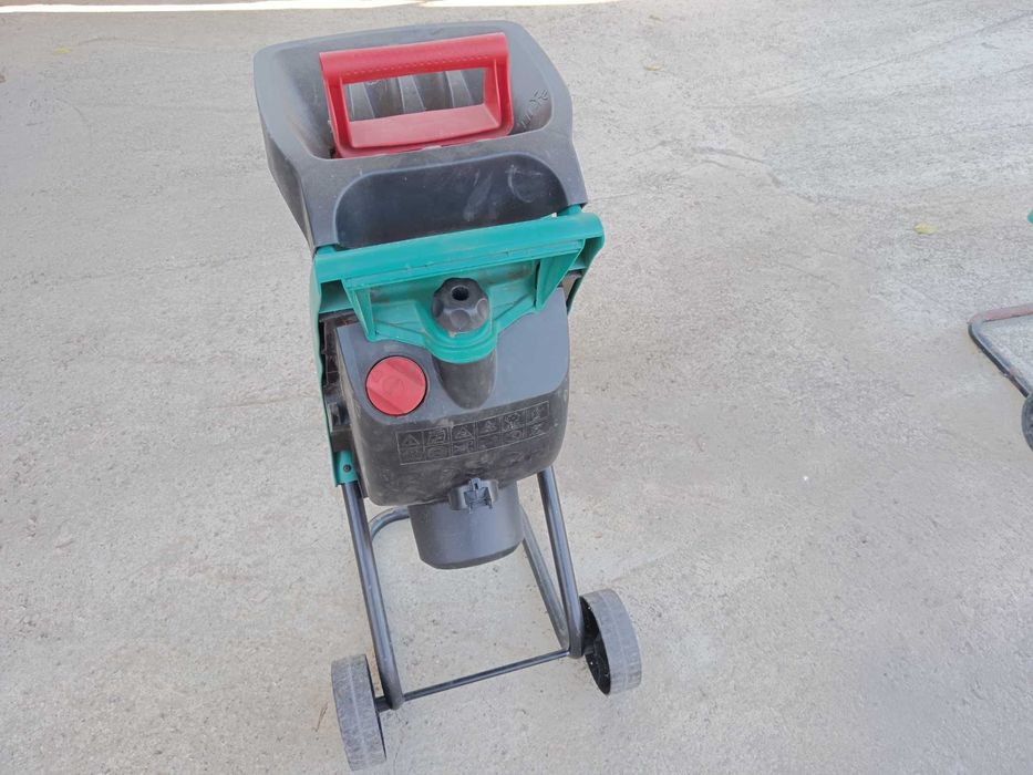 Tocator crengi Bosch