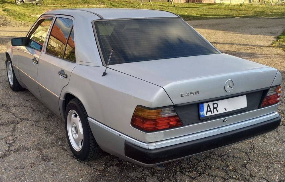 Mercedes E250   W124