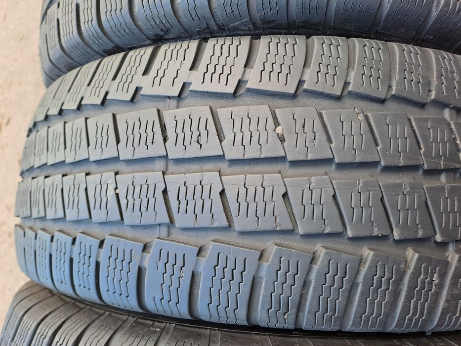 4бр. 2023г. 235/65/16 C Platin: Бусови гуми