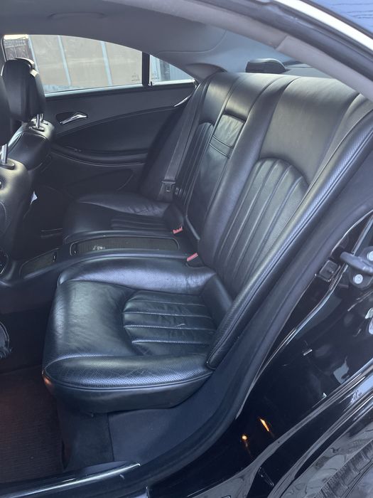 Vand sau schimb mercedes cls